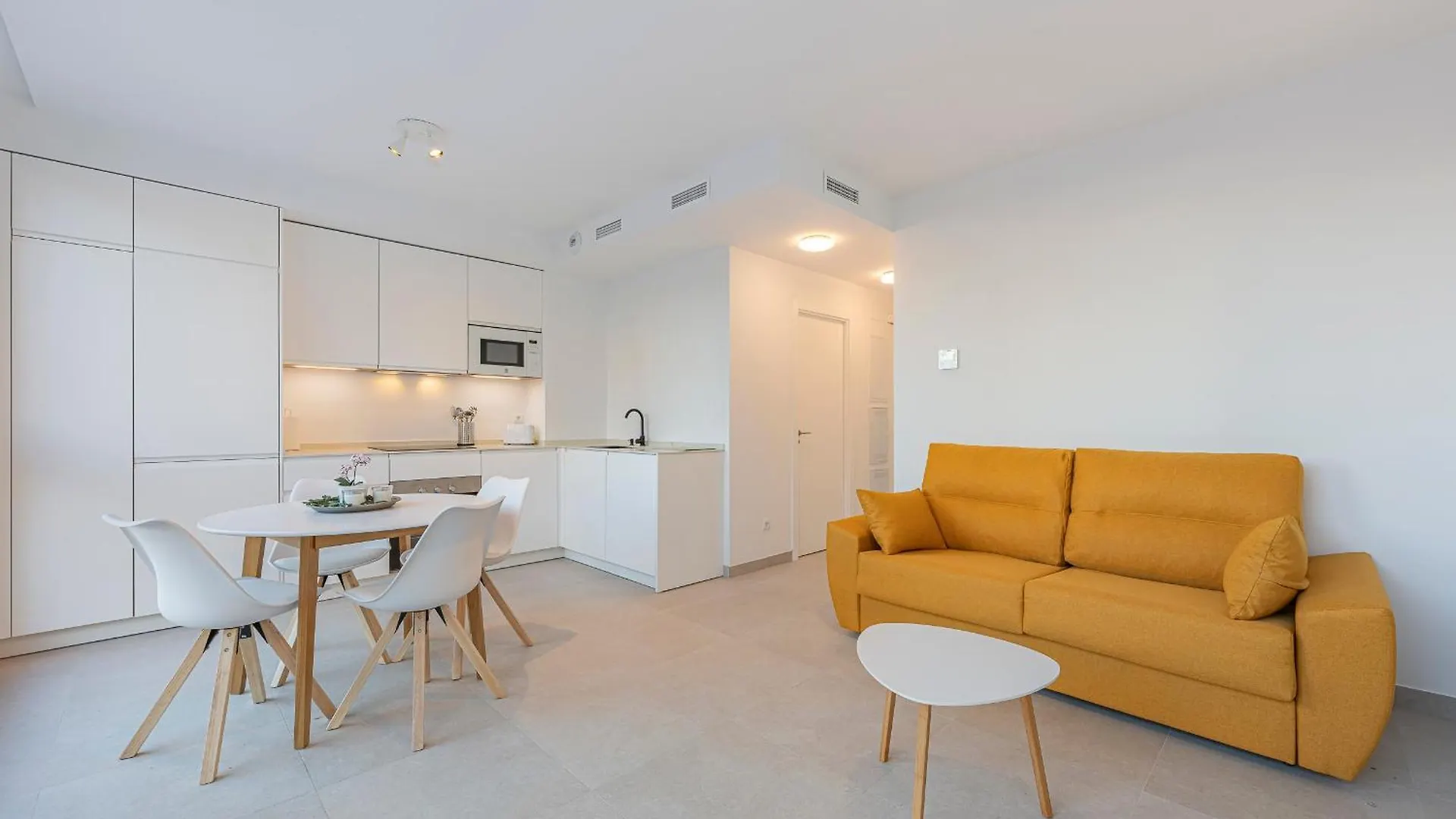 Apartamento Primero En Centro De Malaga