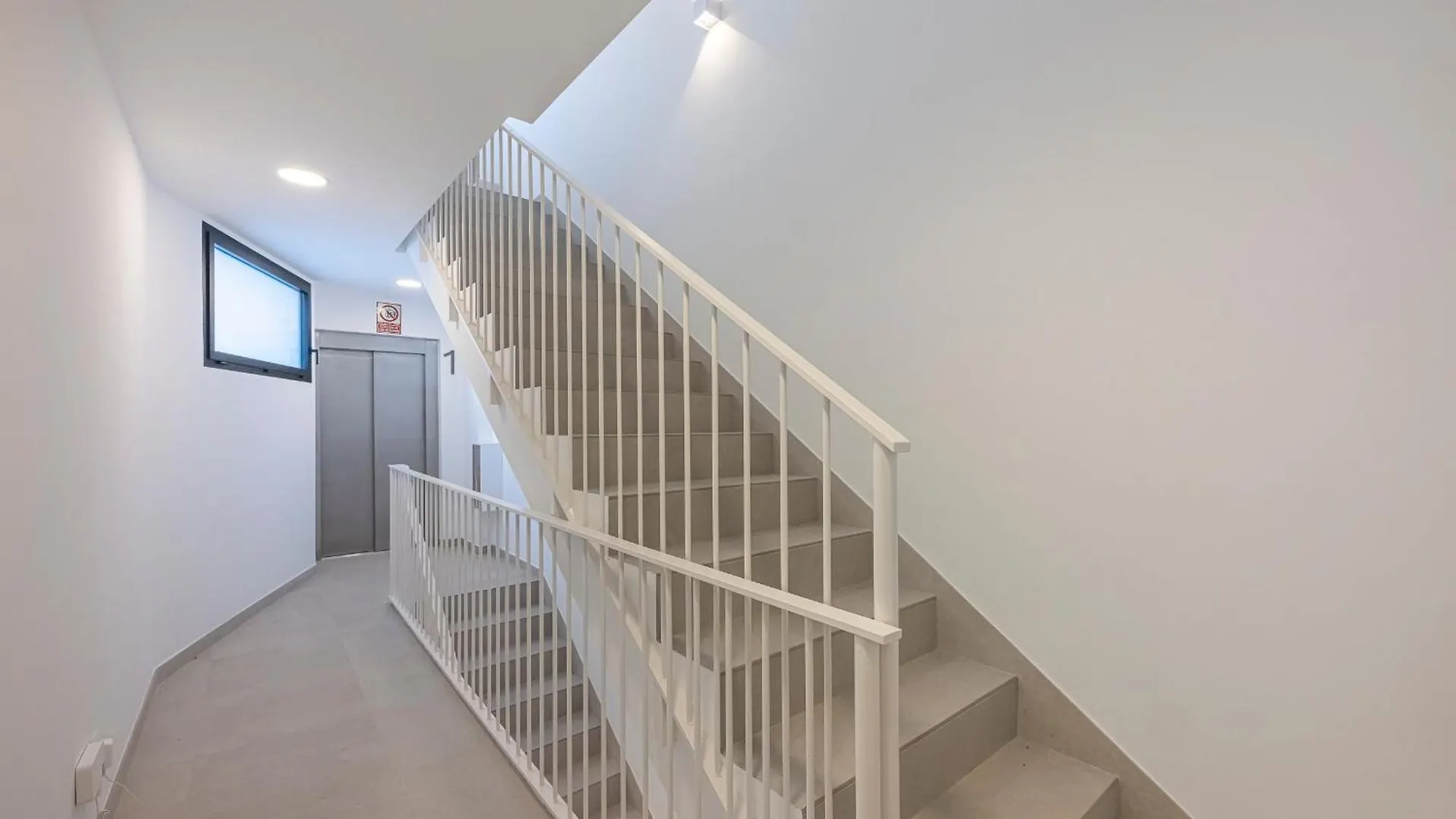 Apartamento Primero En Centro De Malaga