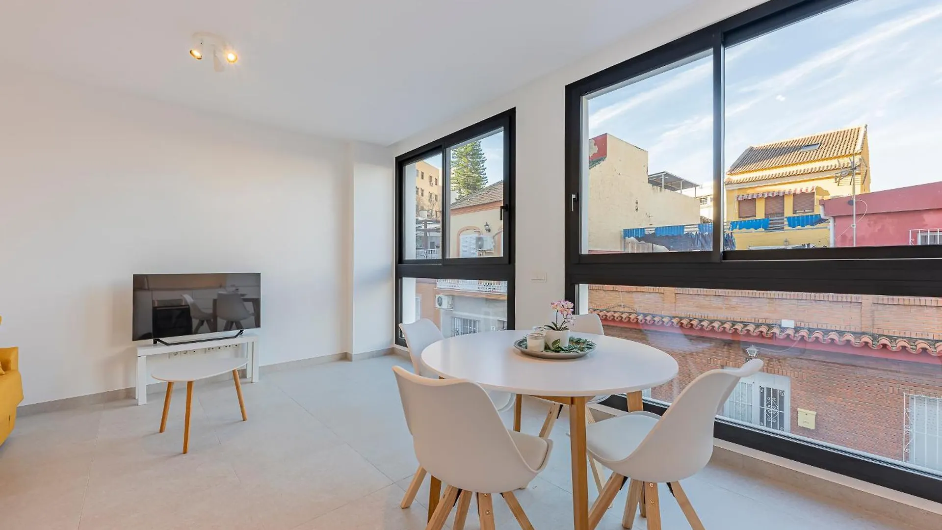 Apartamento Primero En Centro De Malaga
